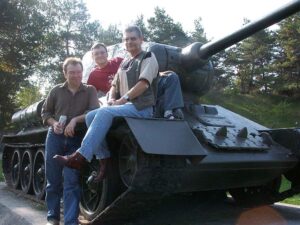 karykatura polska Andrzej Graniak Szczepan Sadurski Edward Lutczyn na czołgu