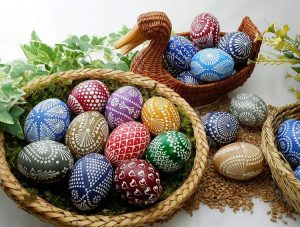 wielkanocne pisanki ciekawostki pisanka Wielkanoc jaja jajka malowanie pisanek kraszanki