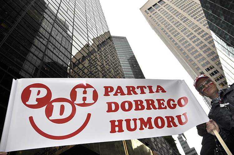 Parada Pułaskiego Nowy Jork Partia Dobrego Humoru PDH Manhattan transparent wieżowce Good Humor Party