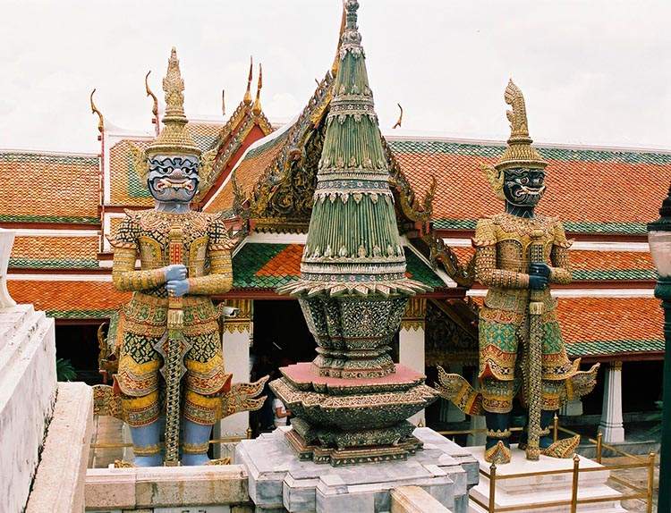 Bangkok ciekawostki Tajlandia Świątynia Szmaragdowego Buddy Wat Phra Kaew