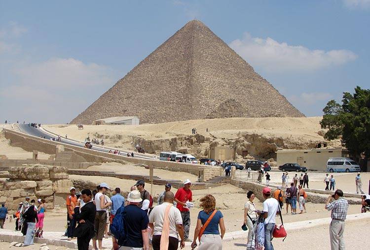 piramidy egipskie ciekawostki Giza Egipt piramida Chefrena