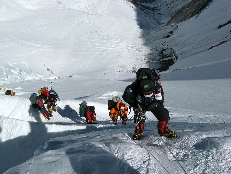 Mount Everest Himalaje ofiary zgony droga umarłych himalaiści