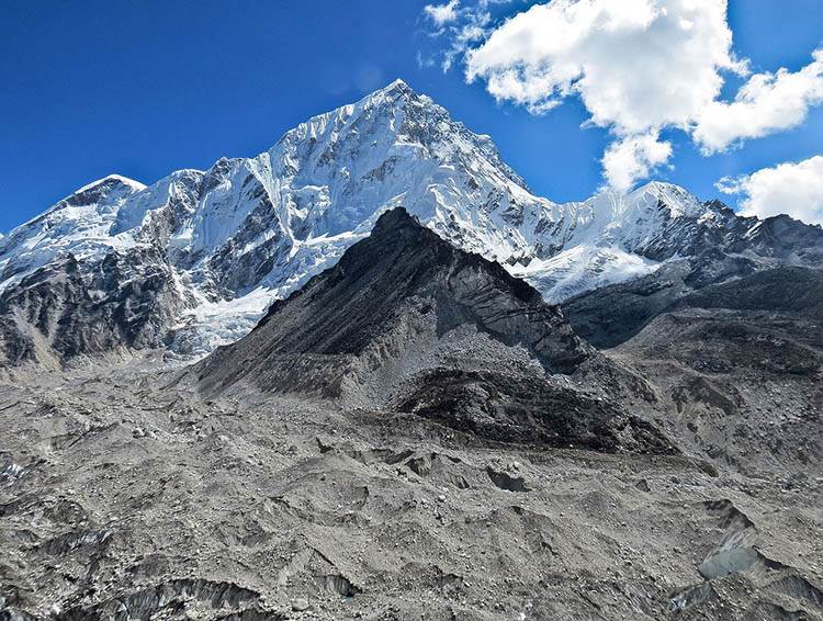 śmierć cmentarzysko góra śmierci Mount Everest Himalaje