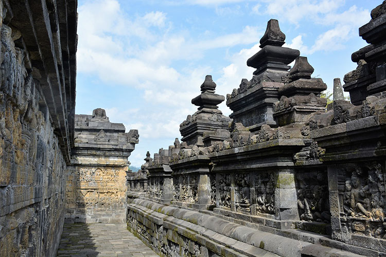 Borobudur świątynia zwiedzanie Jawa atrakcje Indonezja