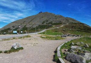 góra Śnieżka Karkonosze Karpacz ciekawostki atrakcje