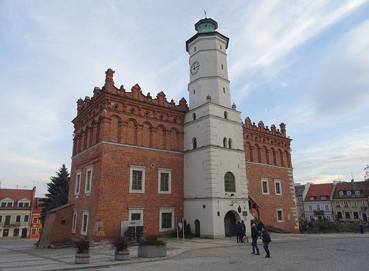 ratusz rynek atrakcje Sandomierza historia zabytki