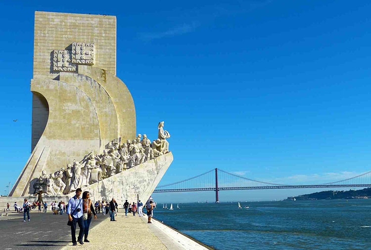 Pomnik Odkrywców Lizbona ciekawostki Portugalia atrakcje zabytki