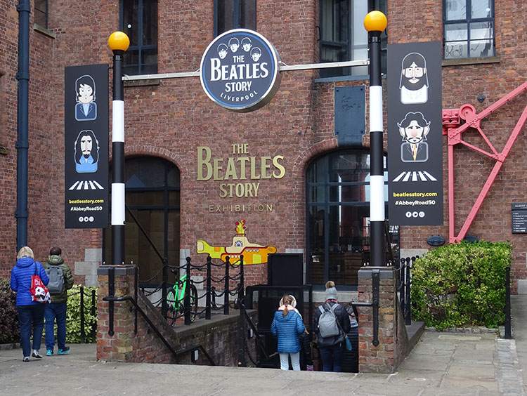 zespół The Beatles story ciekawostki Beatlesi Liverpool