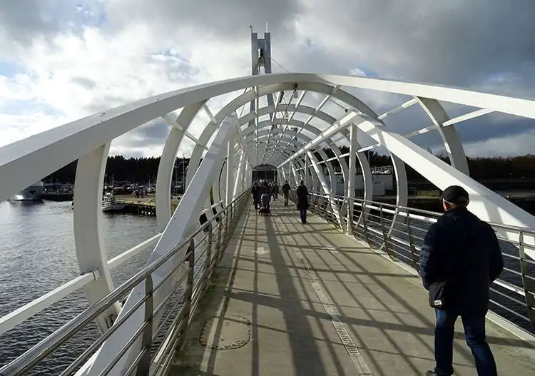 10 zaskakujących ciekawostek o Ustce Ustka ciekawostki atrakcje kładka