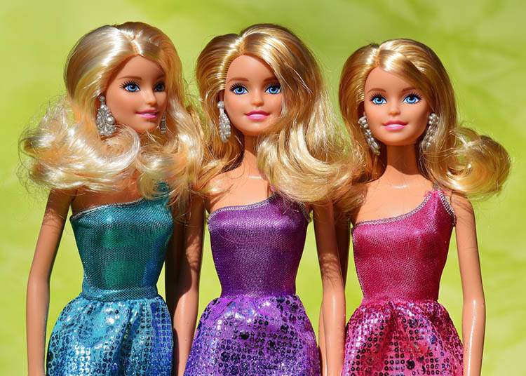 lalka Barbie zabawka zabawki ciekawostki historia dzieci gry zabawa