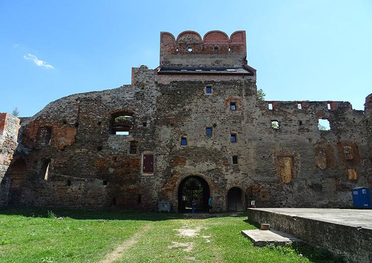 zamek ruiny Ząbkowice Śląskie ciekawostki atrakcje zabytki