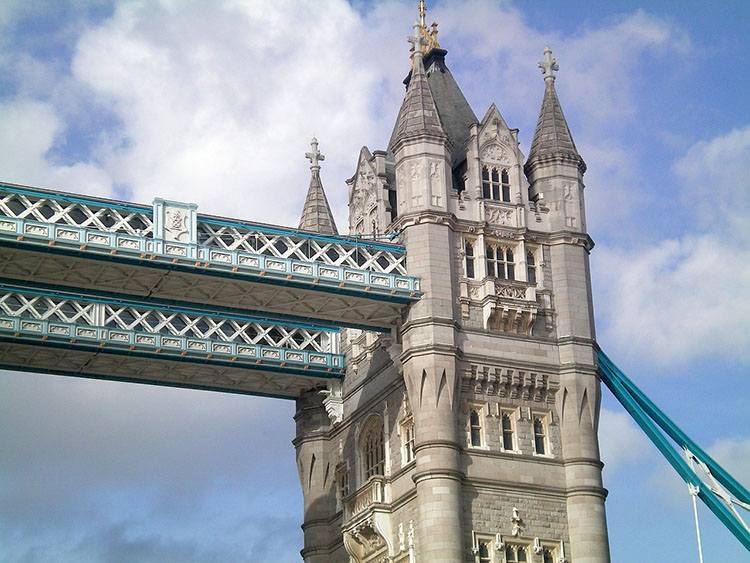 Tower Bridge Londyn ciekawostki London Anglia historia