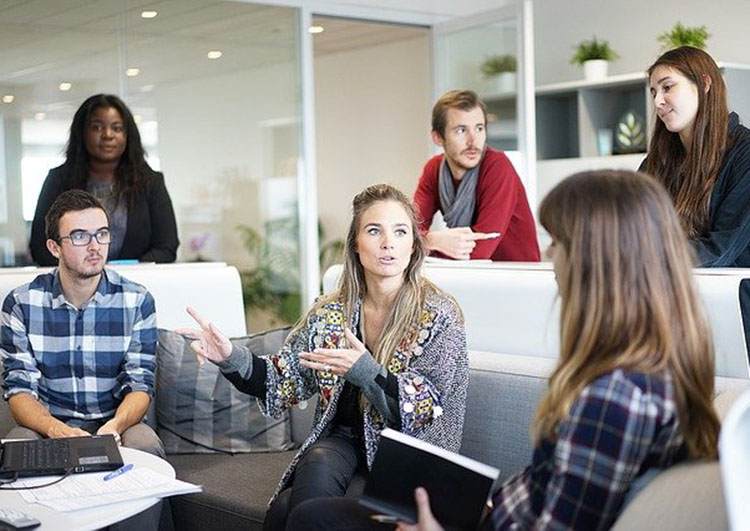 Jak urządzić wygodne i praktyczne biuro? wyposażenie biura biuro artykuły biurowe ciekawostki