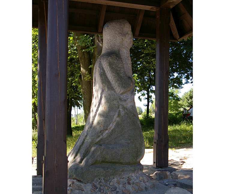 Kamienny pielgrzym w Nowej Słupi świętokrzyskie atrakcje co zobaczyć