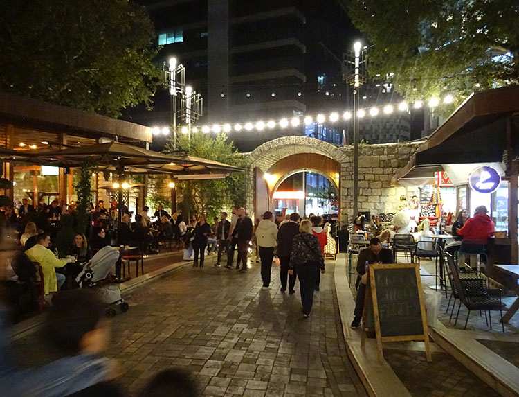 zamek Topani co zobaczyć w Tiranie stolicy Albanii