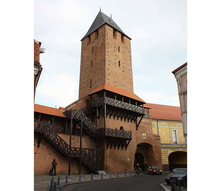 Namysłów ciekawostki zabytki Brama Wjazdowa wieża Krakowska