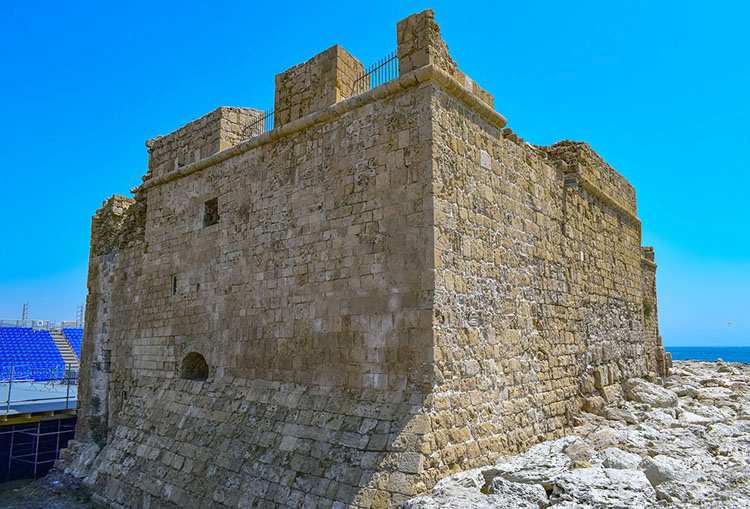 zamek w Pafos na Cyprze zabytki atrakcje