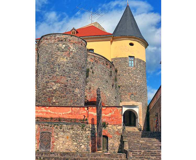 Ukraina Mukaczewo ciekawostki zabytki atrakcje zamek Palanka