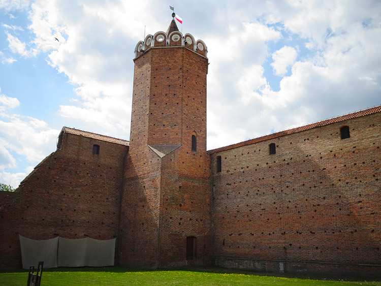 wieża zamek królewski Łęczyca ciekawostki atrakcje zabytki