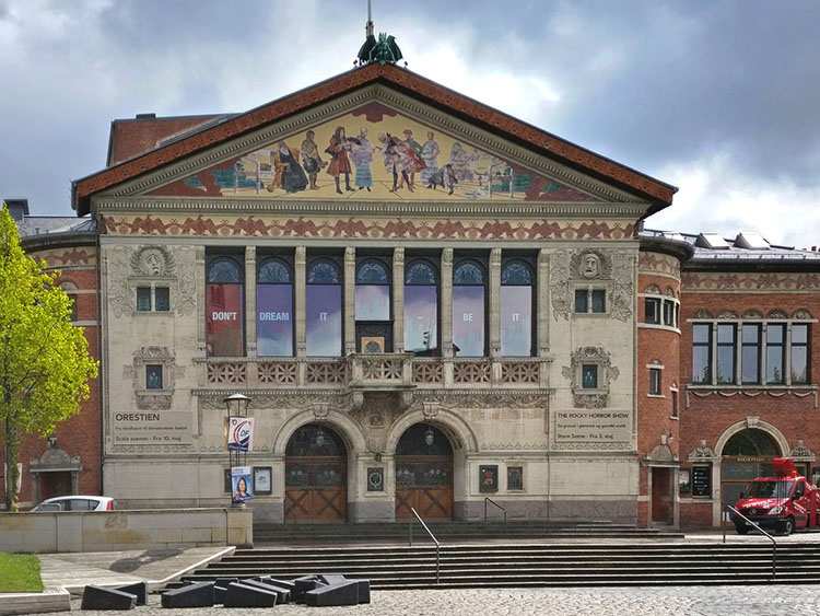 teatr Aarhus ciekawostki atrakcje zabytki miasto Dania