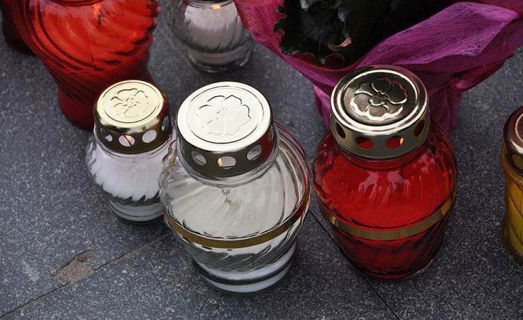 znicze nagrobne ciekawostki o zniczach nagrobnych cmentarnych