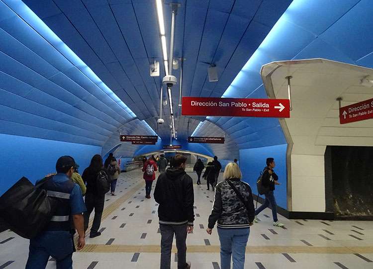 metro stacja metra stolica Chile