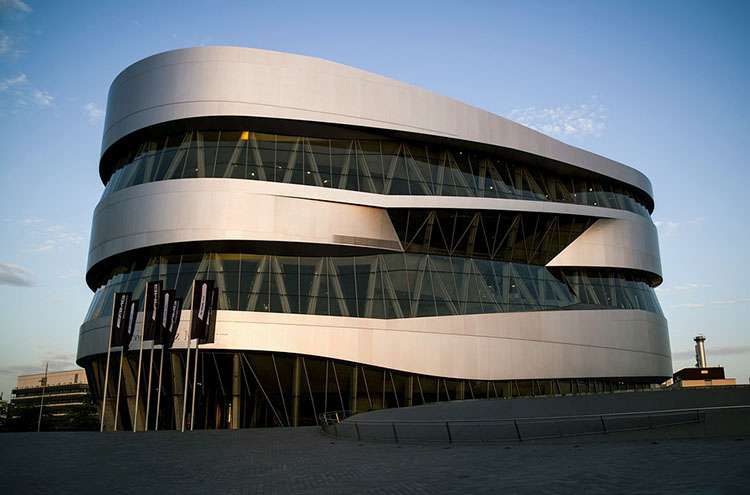 Stuttgart ciekawostki siedziba Mercedes-Benz