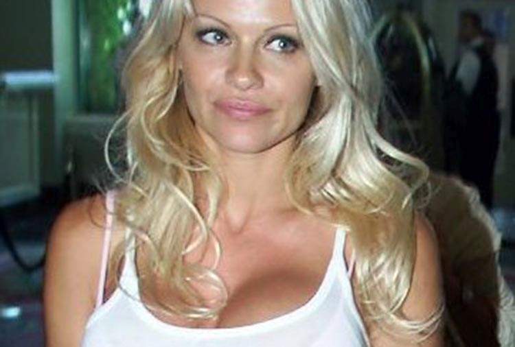 Pamela Anderson powiększenie piersi