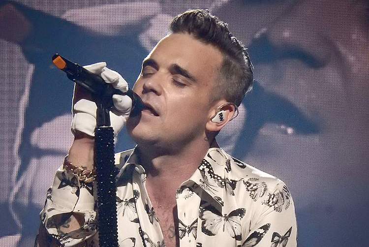 Robbie Williams transplantacja włosów