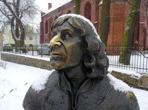 Mikołaj Kopernik w Olsztynie na ławeczce
