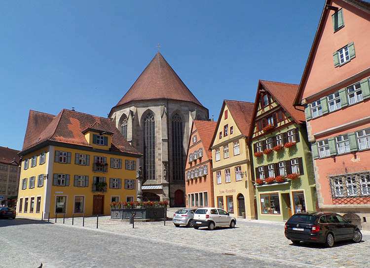 miasto Dinkelsbuhl ciekawostki atrakcje zabytki Bawaria Niemcy