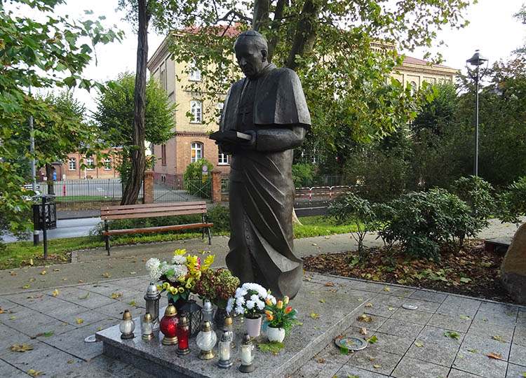 Jan Paweł II pomnik Rawicz ciekawostki