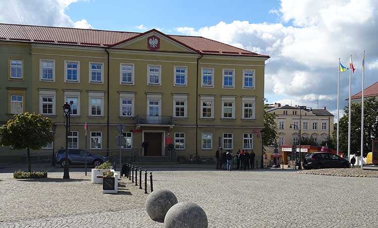 Urząd Miasta Plac Piłsudskiego w Kutnie