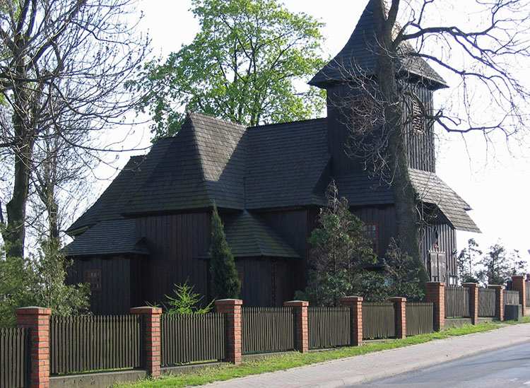 drewniany kościół ś. Leonarda Słupca ciekawostki atrakcje zabytki