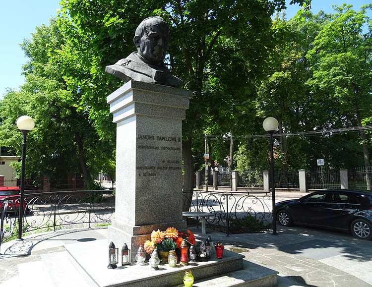 popiersie pomnik Jan Paweł II Zielonka ciekawostki atrakcje zabytki