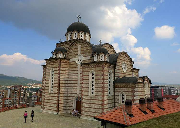 Mitrowica ciekawostki kościół katolicki południowa albańska część miasta