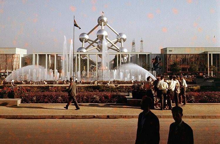 Expo 1958 Atomium obok wioska kongijska ludzkie ZOO
