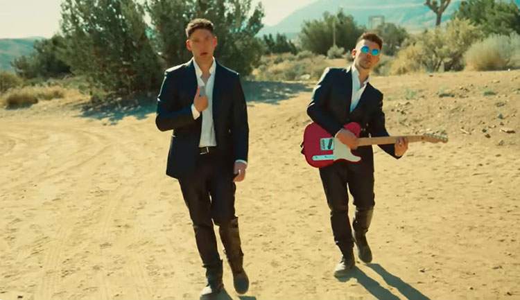 I need a new heart Crash Adams teledysk