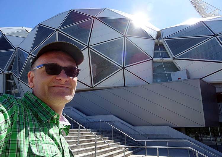 Szczepan Sadurski stadion Melbourne Australia