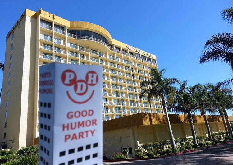 Ventura California Crown Plaza Steve Axtell Happy Skyscraper