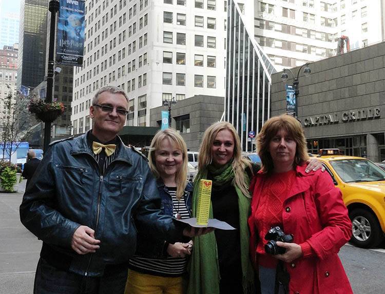 happening pierwszy Wesoły Wieżowiec Manhattan 2012 Happy Skyscraper