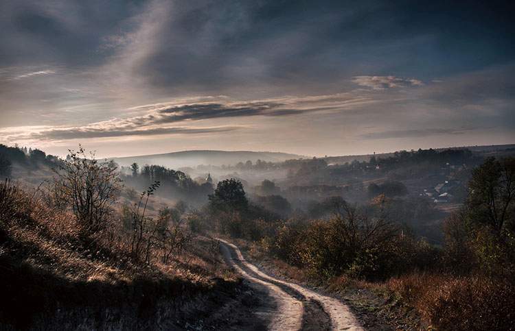 Za granicą bez stresu: jak podróżować łatwiej krajobraz wieczór podróże jak podróżować