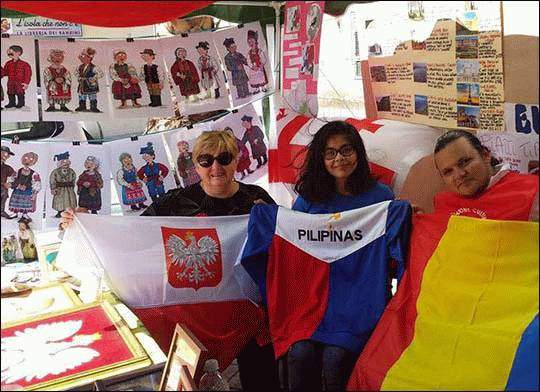 stroje ludowe na wesoło stoisko w Kalabrii Włochy