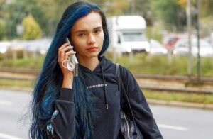 teleporada rozmowa przez telefon kobieta