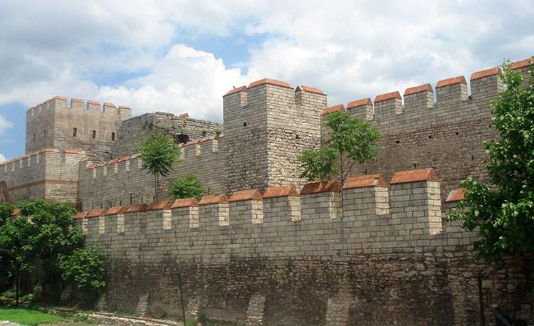 Mury Teodozjusza upadek Konstantynopola