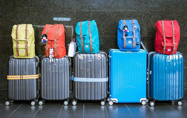 Przewodnik turystyczny: Jak zostawić bagaż w Warszawie i maksymalnie wykorzystać czas zwiedzania walizki przechowalnia bagażu w Warszawie